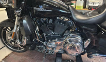 Load image into Gallery viewer, Foot Pegs Floorboards Pedals For Harley Softail Electra Road Glide CNC MX style